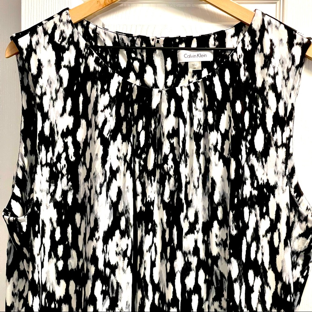 Calvin Klein Dressy Black and White Tank Top Women’s Size 2XL Polyester/Spandex